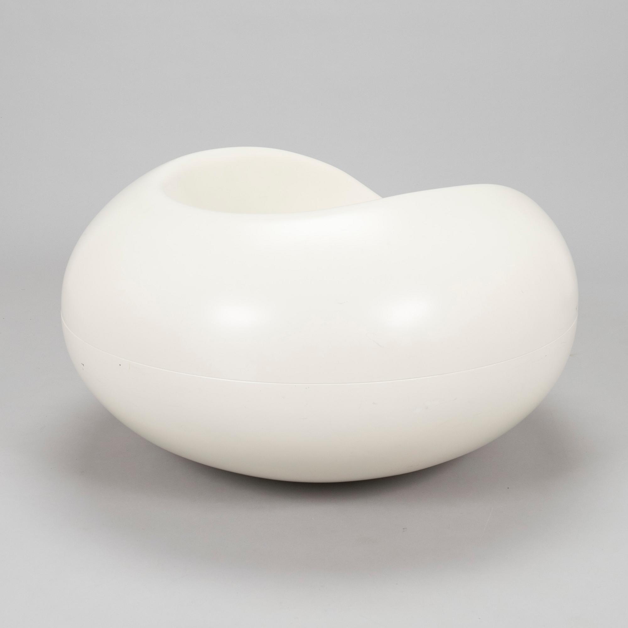 Eero Aarnio, fåtölj, "Pastilli". Tillverkad av Asko eller Adelta, formgiven 1967.