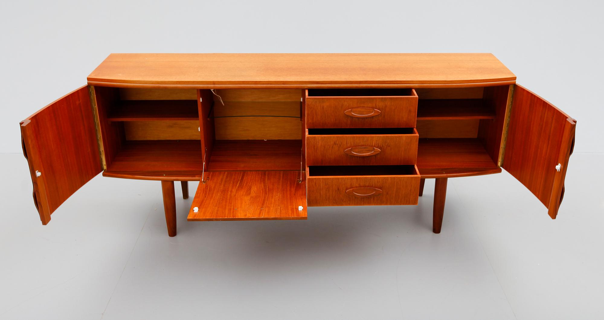SIDEBOARD, 1960-tal.
