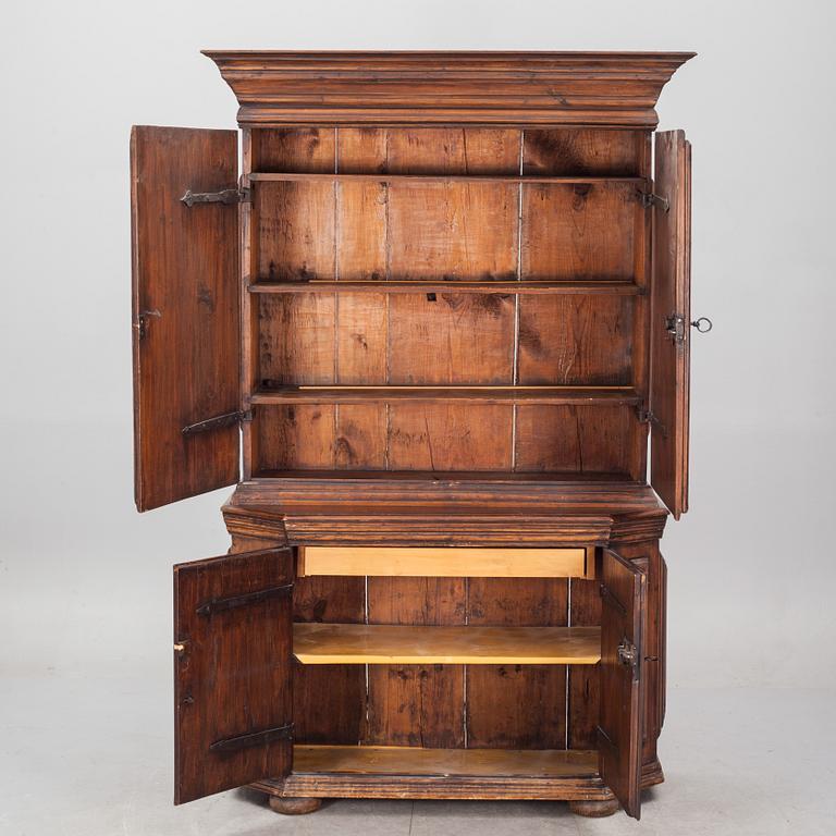 SKÅP, barock. 1700-tal.