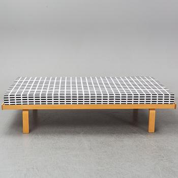 Alvar Aalto, daybed '710' Artek, Finland.