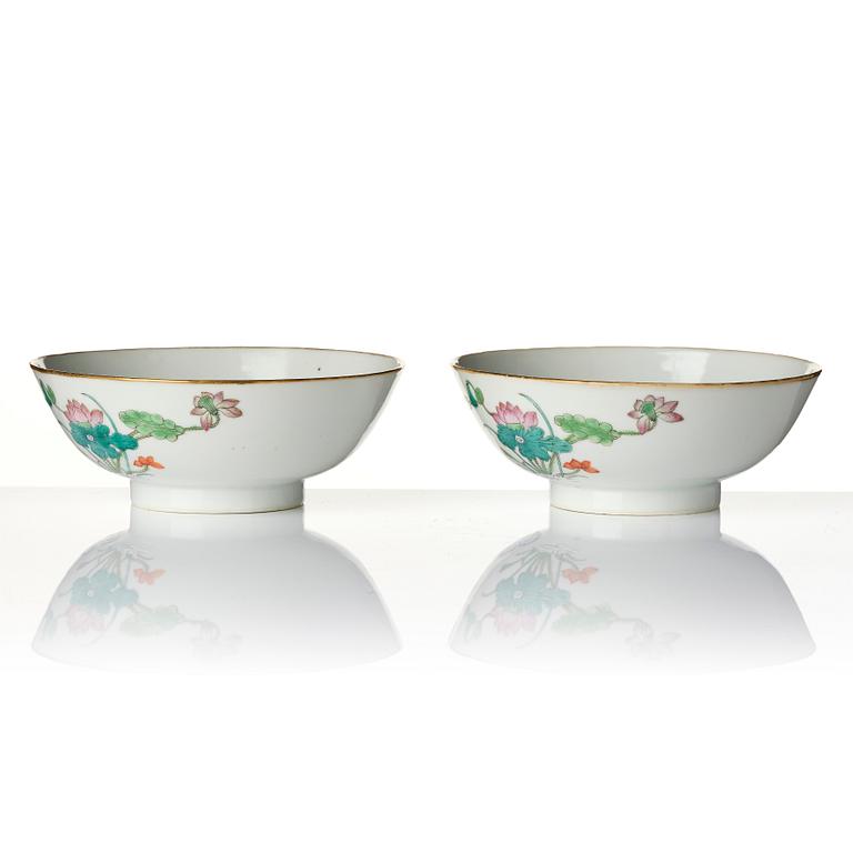 Skålar, ett par, porslin, Kina, sen Qingdynasti.