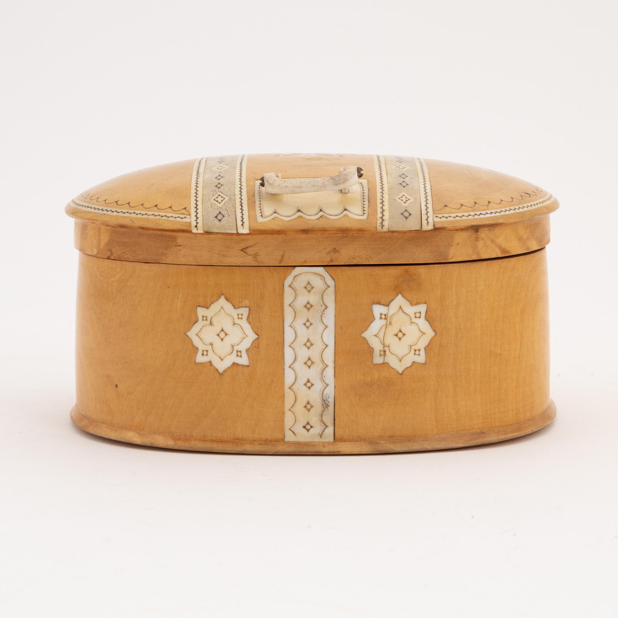 A birch and rein deer box by Thore Sunna, signed 1960's.