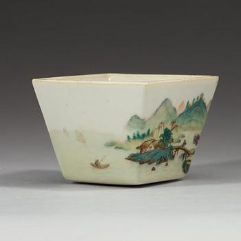 A rectangular bowl, China, Republic, 20th Century, with  hall-mark.