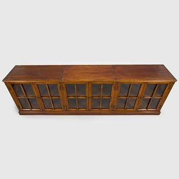 Vitrin / Skåp, modell Clifton ta Fritzies tillverkare Club Vintage Interiors 2011-2017.