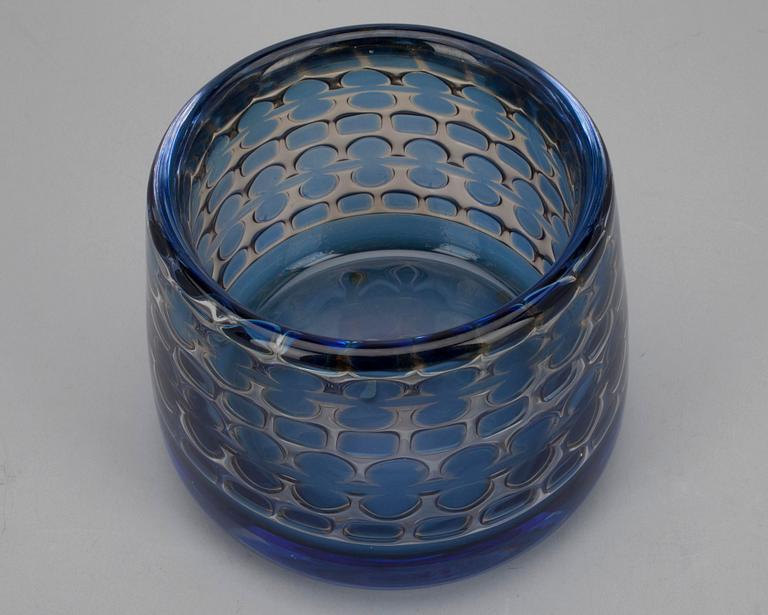 KONSTGLAS, signerad Orrefors Ariel Nr 797 O.
Ingeborg Lundin.