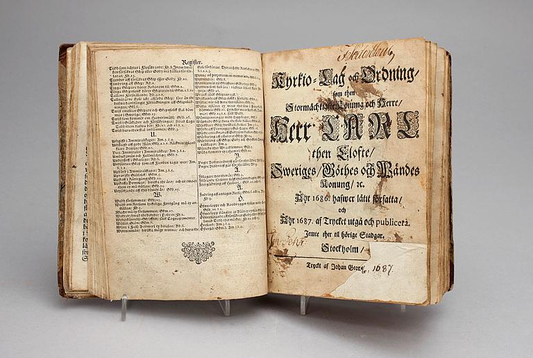 BÖCKER, 2 sambundna, "Sweriges Rijkes Siö-Lagh", Götheborg 1668 resp "Kyrkio-Lag och Ordning...", Stockholm 1687.