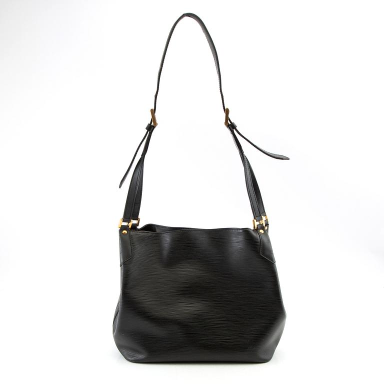 Louis Vuitton,.