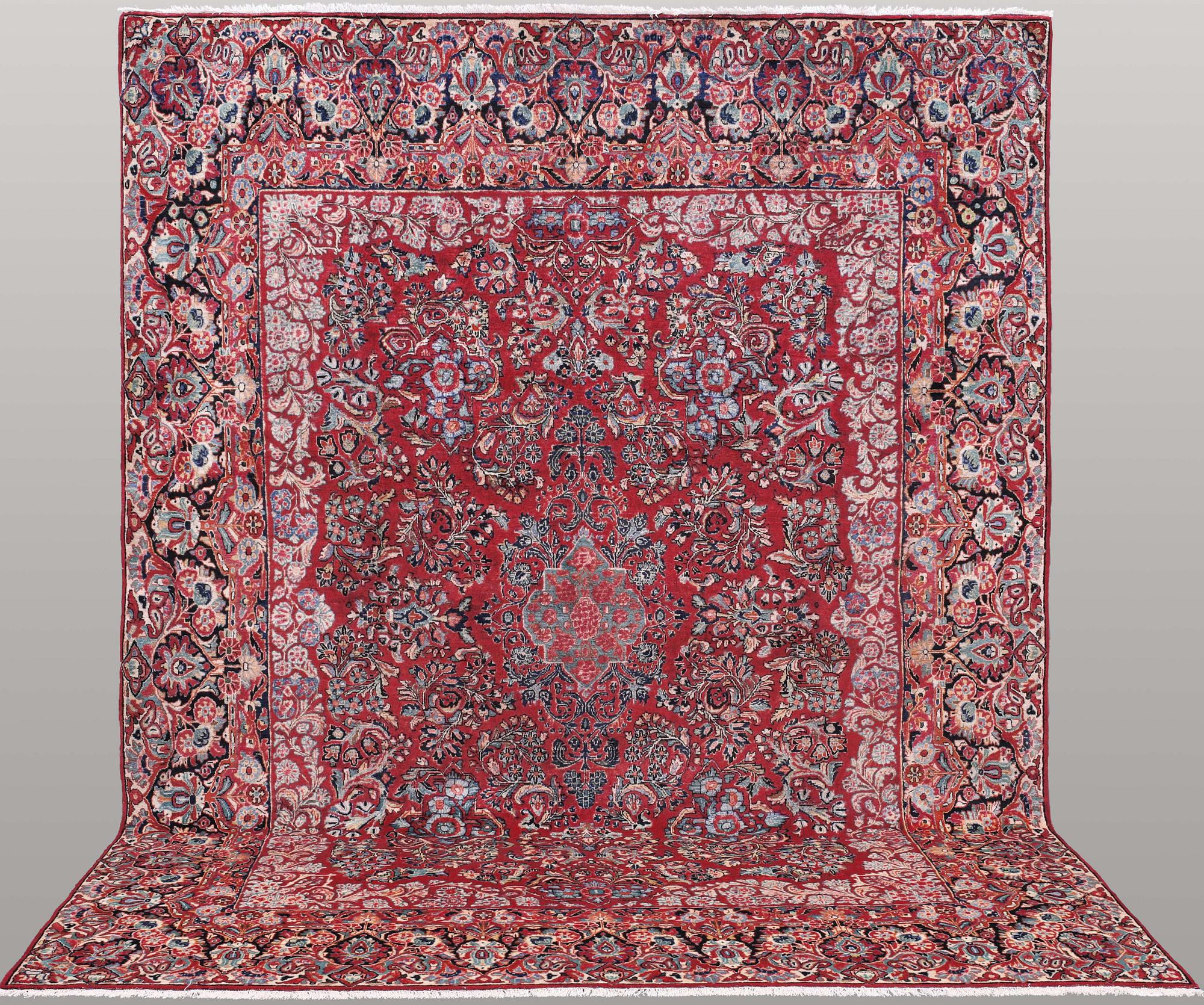 MATTA, Semiantik Sarouk, ca 358 x 270 cm.