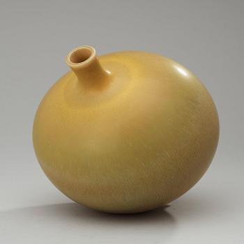 A Berndt Friberg stoneware vase, Gustavsberg Studio 1976.