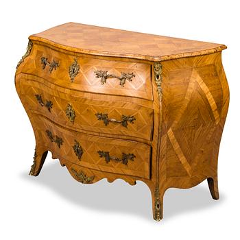 3. A SWEDISH CHEST OF DRAWERS, 18th Century.