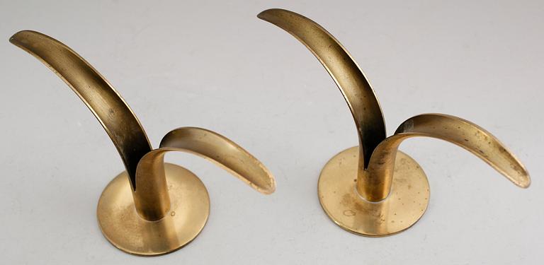 LJUSSTAKAR, 1 par, "Liljan", Ivar Ålenius Björk, Ystad-Metall.