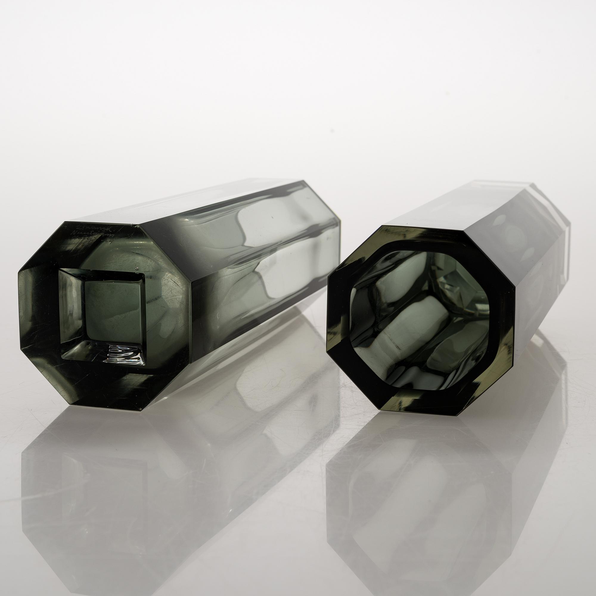 KAJ FRANCK, Two glass vases "Pilari". Signed Kaj Franck Nuutajärvi Notsjö -64.