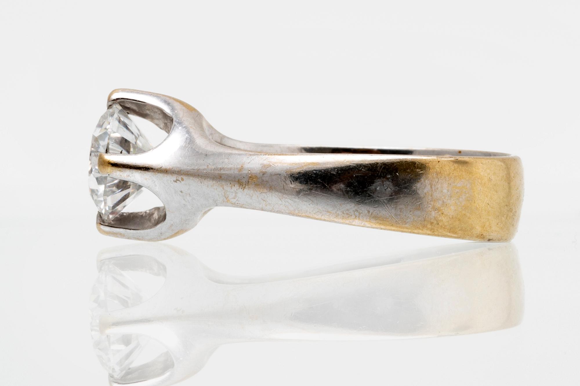 Ring 18K vitguld med 1 briljant 1,52 ct H SI1, GIA certifikat 2010.