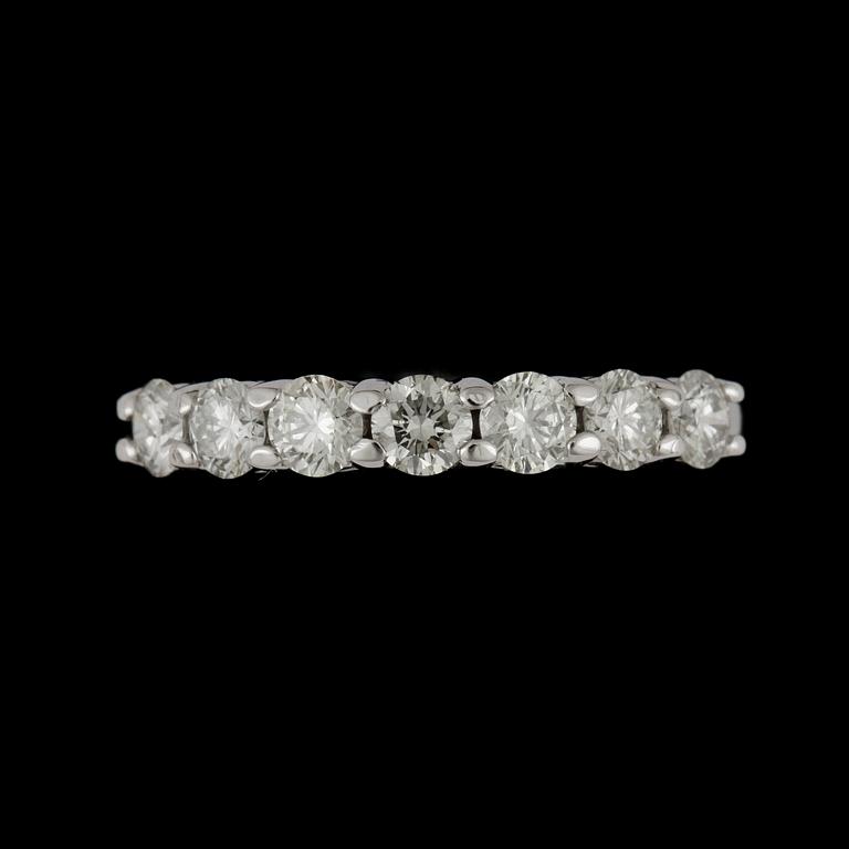 RING, 14k vitguld med briljantslipade diamanter tot ca0,98ct. 2000-tal. Vikt 2,8g.