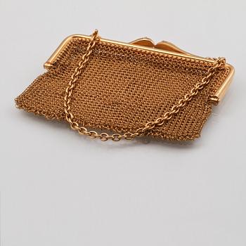 AFTONVÄSKA, 18K guld med fasettslipade diamanter, utländska stämplar. Vikt 96,2 gram.