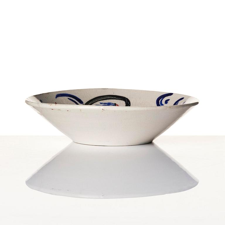 Edward Hald, an early ceramic bowl, studio work, Stockholm, 1917.