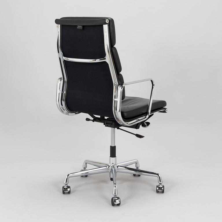 Charles & Ray Eames, a 21st-century "Soft Pad Chair EA 219, high backrest" office chair, Vitra.