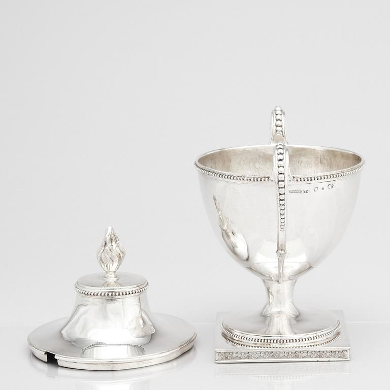 Petter Eneroth, sockerskål med lock, silver, Stockholm 1785. Gustaviansk.