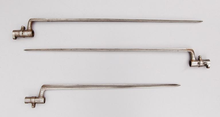 BAJONETTER, 3 st, stål, 1800-/1900-tal.