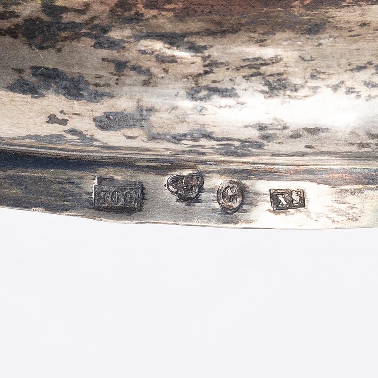 Pokal samt ett lock, silver, båda stämplade Johan Olof Östlund, Gävle 1876.