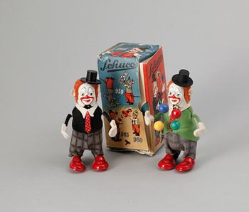 961. SCHUCOFIGURER, 2 st. Tyskland, ca 1950. Jonglerande clowner.