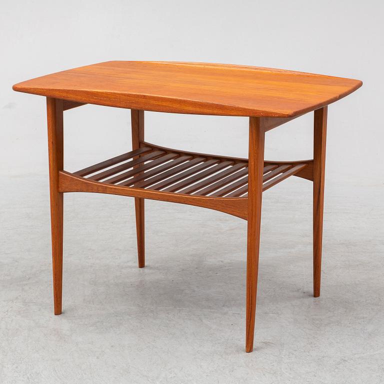 TOVE & EDVARD KINDT LARSEN, a coffee table, model nr 510. France & Søn, Denmark, 1950s.