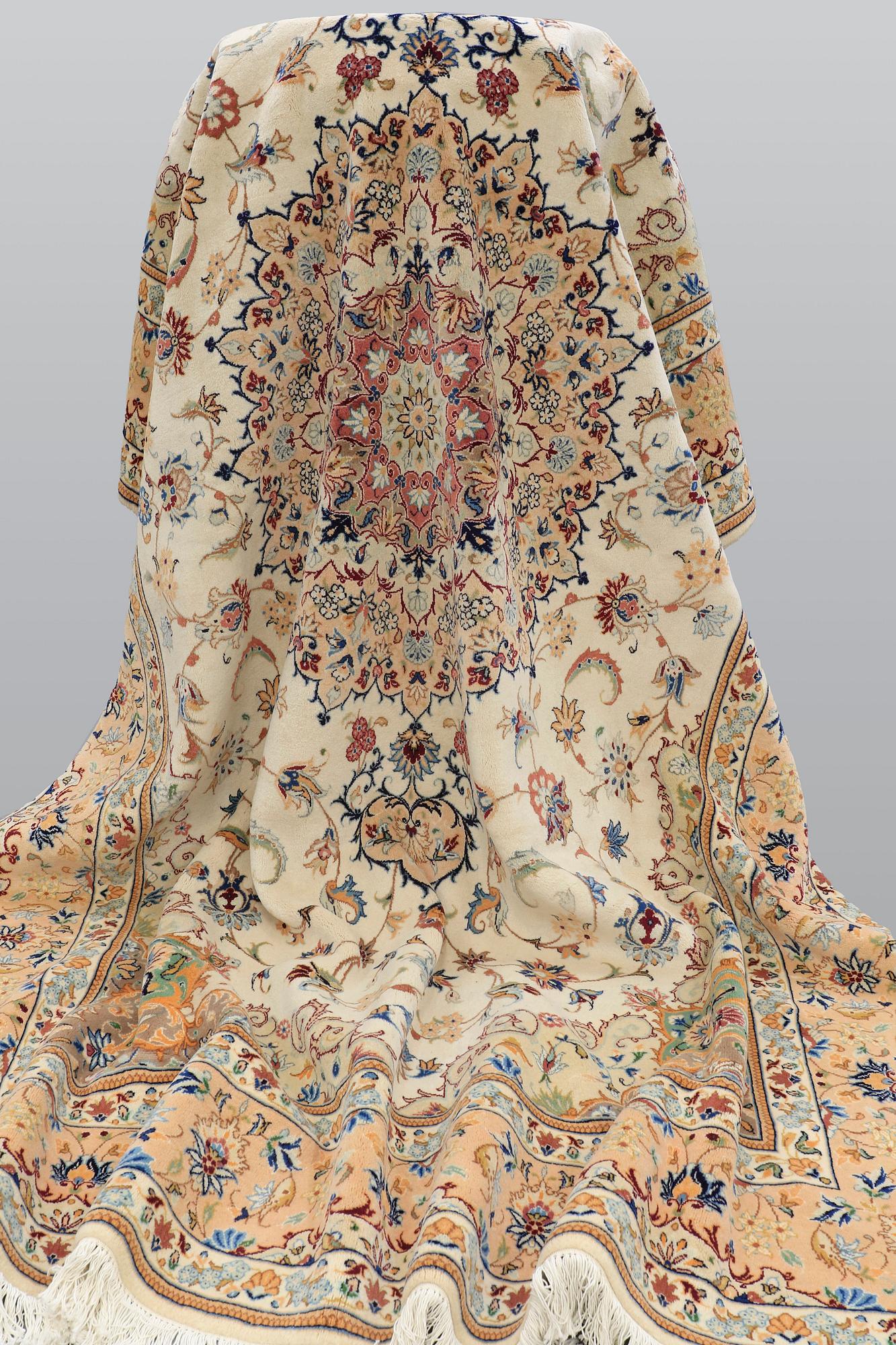 A carpet, Tabriz, ca 385 x 247 cm.