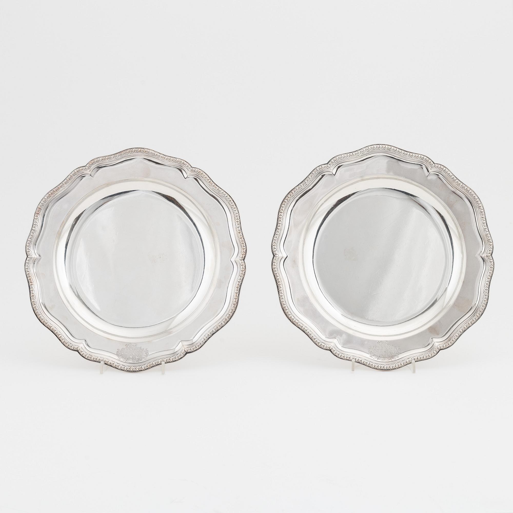 Two English 18th century silver plate/dish, mark of Edward Wakelin, London 1754.