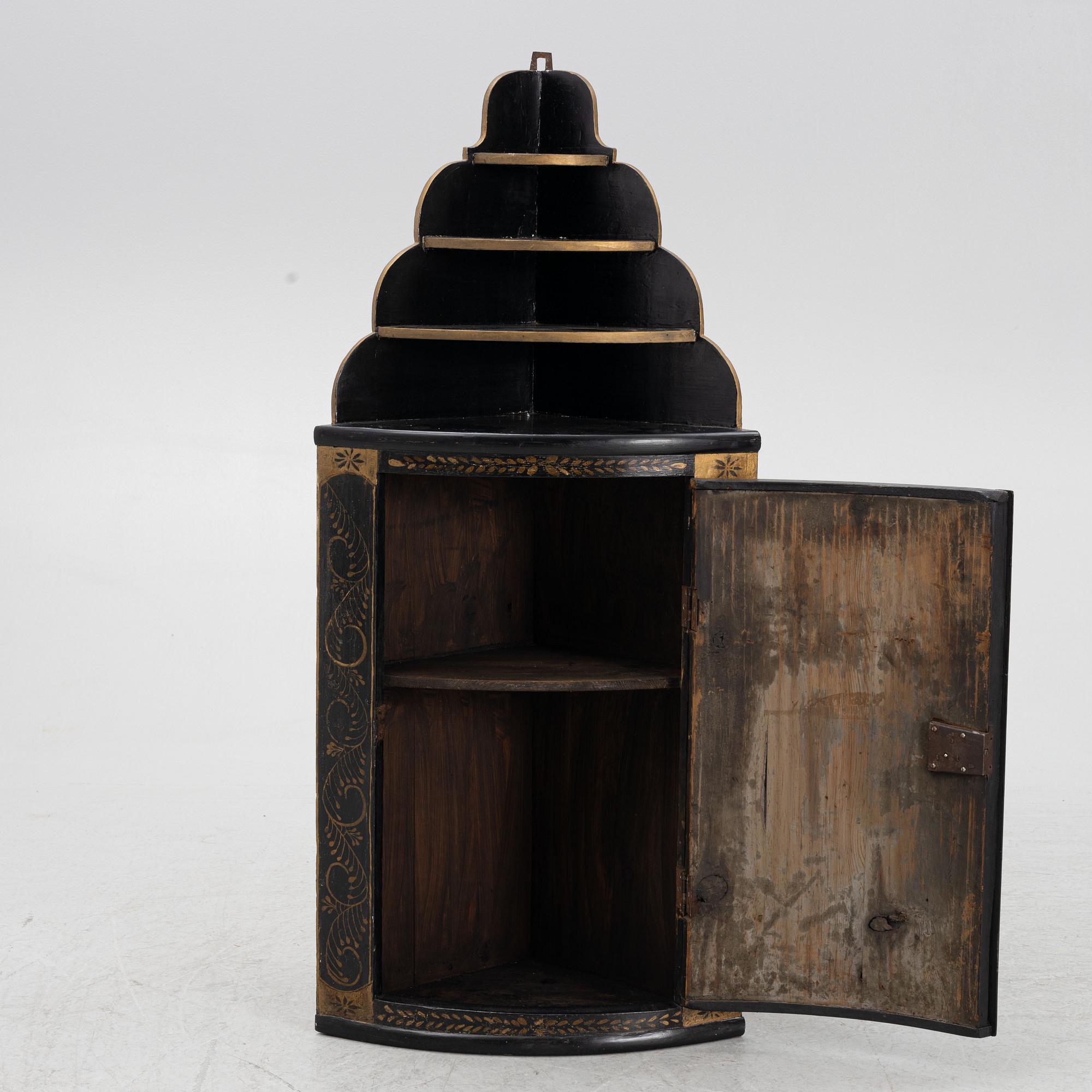 Hörnskåp, 1700/1800-tal.