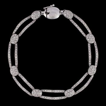 745. A brilliant cut diamond bracelet, tot. app. 2.20 cts.