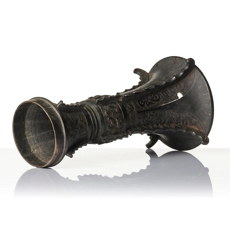 An archaistic bronze vase, Gu, late Ming dynasty/early Qing dynasty.