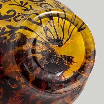 SIMON GATE, a "small graal" vase, Orrefors 1919, signed.