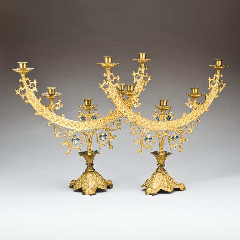 KANDELABRAR, ett par. Nygotik, 1800-talets slut.