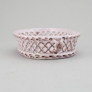 Gallerkorg, fajans. Rörstrand, 1700-tal.