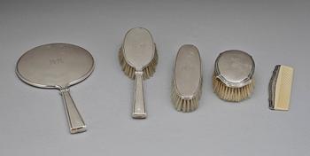 TOALETTSETT, 5 delar, silver, 1900-talets början. Sliverhalt 830.