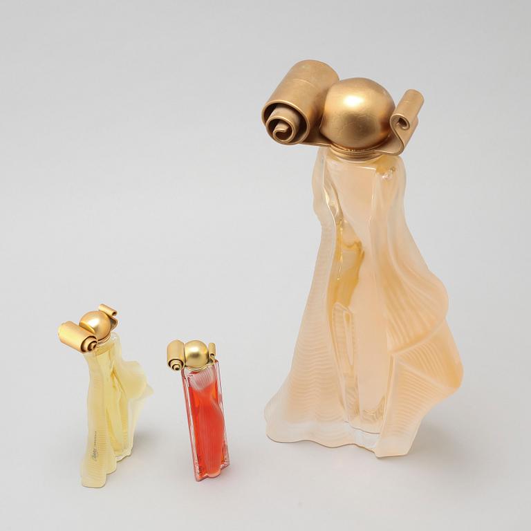 GIVENCHY, factices, three perfumebottles.