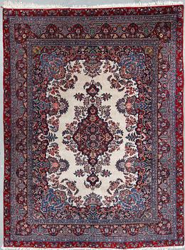 MATTA, Sarouk, ca 320x237 cm.