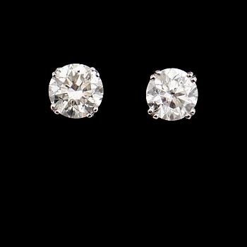 ÖRHÄNGEN, 1 par, 18 k vitguld, briljantslipade diamanter totalt 2.09 ct.