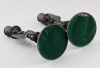 LJUSSTAKAR, 1 par, svärtad metall, 1800-talets andra hälft.