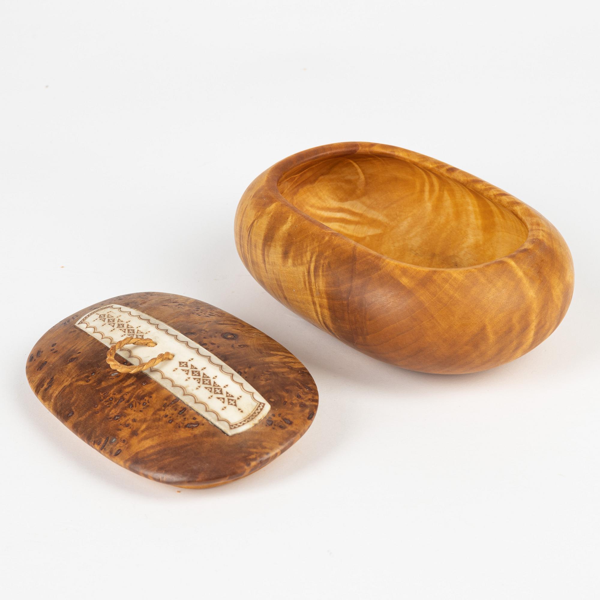 A birch box with lid by Lars Levi Sunna, signed.