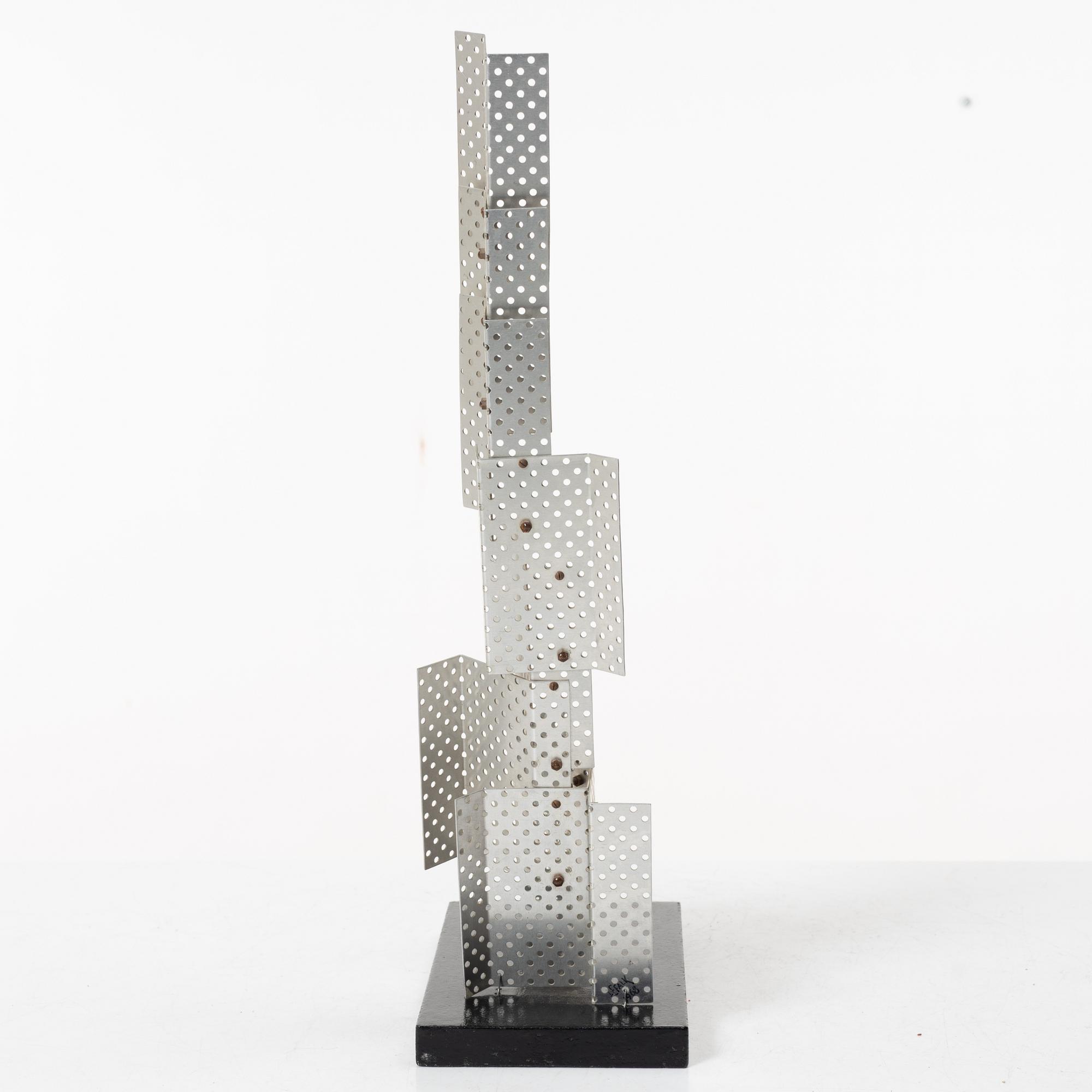 Lars Erik Falk, "P9".