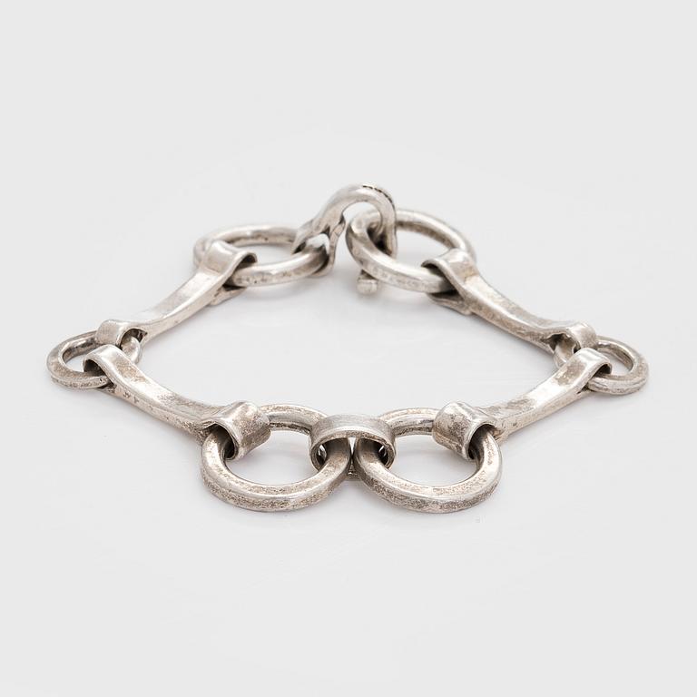 Bertel Gardberg, bracelet, silver, Turun Hopea, Åbo 1977.