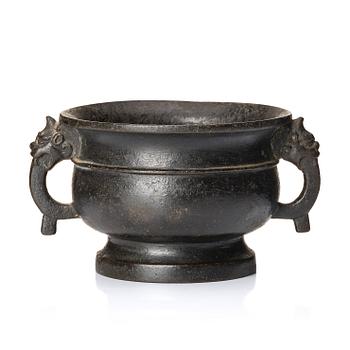 1085. A bronze censer, late Ming dynasty (1368-1644).