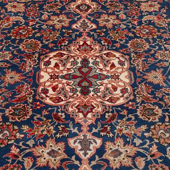 A Najafabd carpet, around 288 x 183 cm.