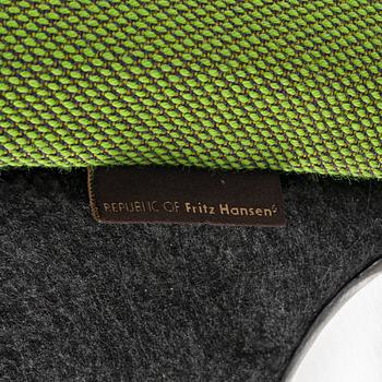 Jaime Hayon, fåtöljer, ett par, "Ro JH1", Republic of Fritz Hansen, 2016.