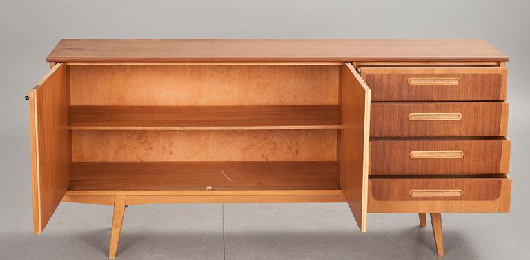 SIDEBOARD,