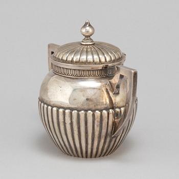 A silver sugarbowl by a unknown master, S.t Petersburg 1908-26.