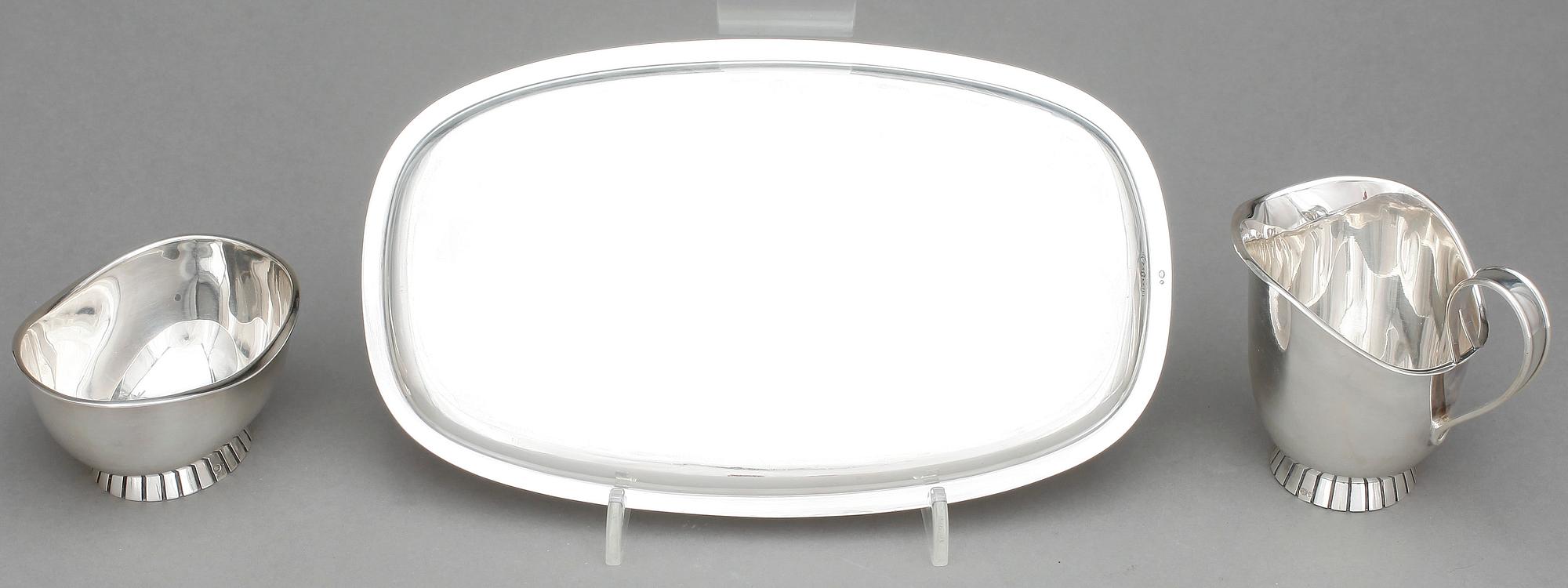 SOCKERSKÅL, GRÄDDKANNA SAMT BRICKA, silver, Wilhelm Binder, Tyskland, svenska importstämplar, 1900-tal. Vikt ca 234 g.