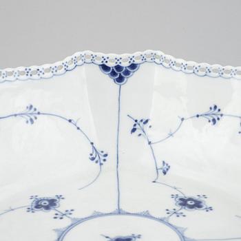 Skål, porslin, Royal Copenhagen, "Musselmalet helblond", modell 1153, 1898-1923.