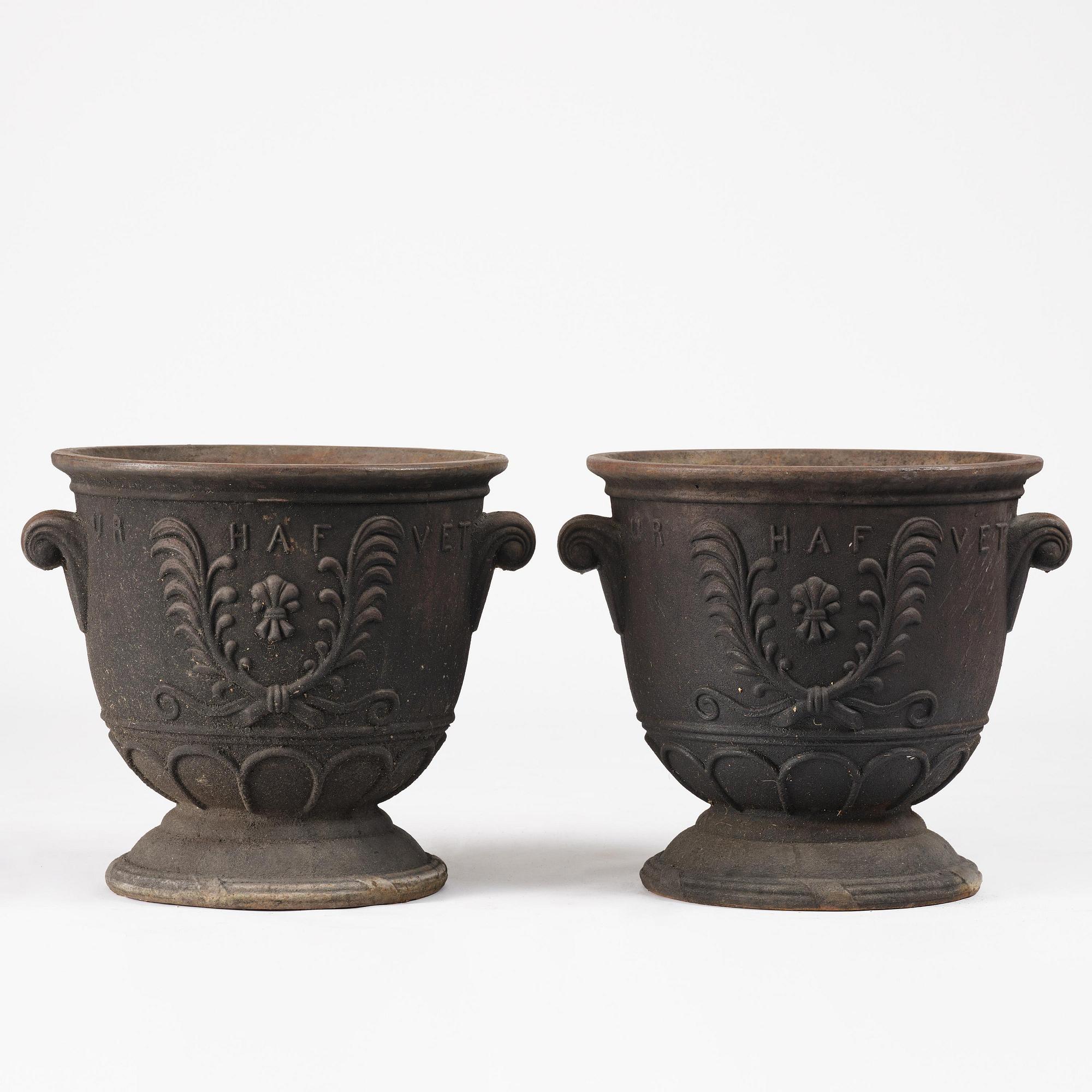 Ivar Johnsson, a pair of "Venus" cast iron urns, Näfveqvarns bruk, Swedish Grace.